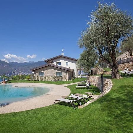 Villa Divina - Apt Divina Con Piscina E Vista Lago Castelletto Di Brenzone Kültér fotó