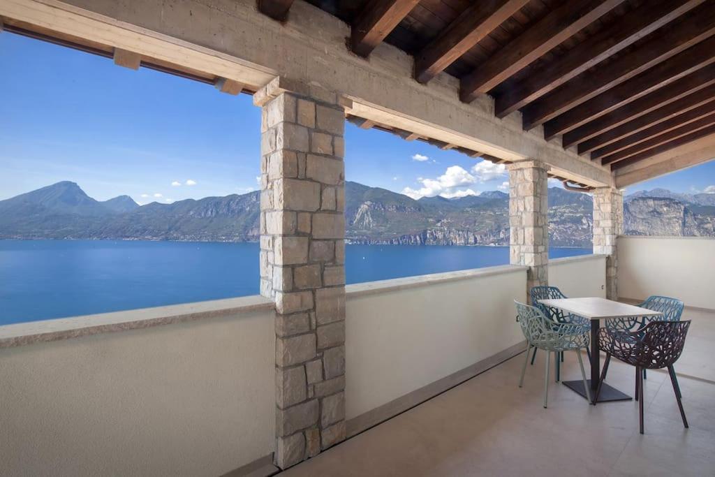 Villa Divina - Apt Divina Con Piscina E Vista Lago Castelletto Di Brenzone Kültér fotó