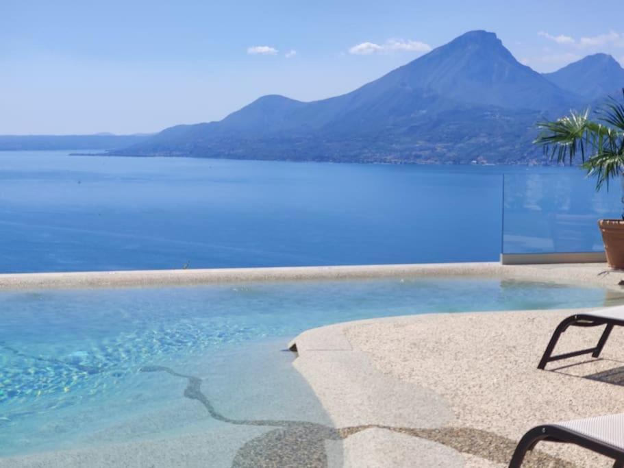 Villa Divina - Apt Divina Con Piscina E Vista Lago Castelletto Di Brenzone Kültér fotó