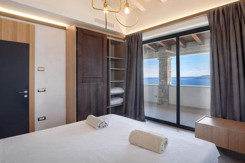 Villa Divina - Apt Divina Con Piscina E Vista Lago Castelletto Di Brenzone Kültér fotó